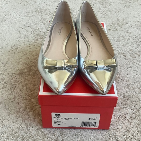 Coach Wilma Metallic Silver Pointed Toe Flats BNIB Size 7 - Picture 1 of 13